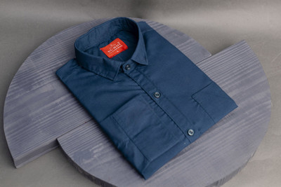 Surhi Men Solid Formal Blue Shirt
