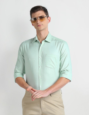 ARROW Men Solid Casual Light Green Shirt
