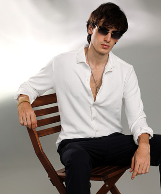 CAMPUS SUTRA Men Solid Casual White Shirt