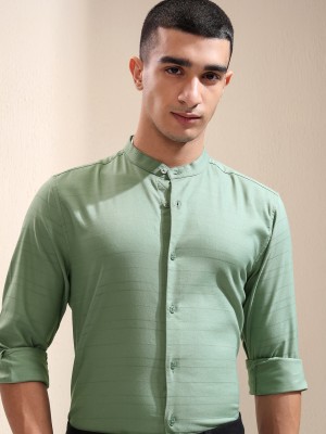 HIGHLANDER Men Solid Casual Green Shirt