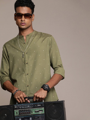 R.Code by The Roadster Life Co. Men Printed Casual White, Green Shirt