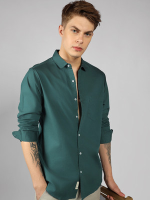 Dennis Lingo Men Solid Casual Green Shirt