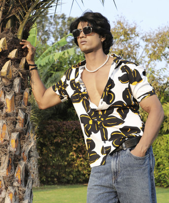 CAMPUS SUTRA Men Printed Casual Black, Yellow, White Shirt
