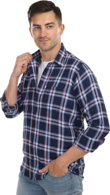 Trending Ayansh Men Solid Casual Green Shirt