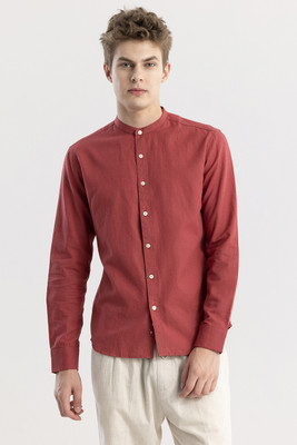 Snitch Men Solid Casual Red Shirt