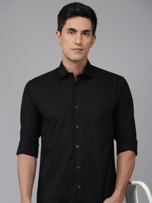 PARK AVENUE Men Solid Casual Black Shirt