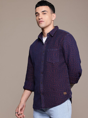 Roadster Men Self Design Casual Maroon Shirt