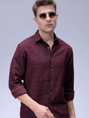 The Indian Garage Co. Men Solid Beach Wear Maroon Shirt