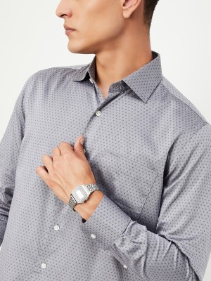 MAX Men Solid Casual Grey Shirt