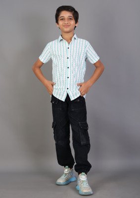 Mahiteg Boys Solid Casual White, Blue Shirt