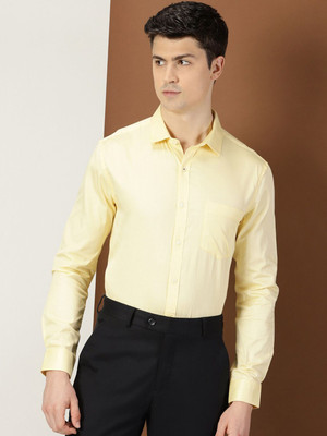 INVICTUS Men Solid Formal Yellow Shirt