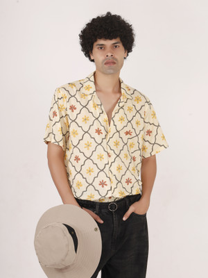 The Rogue Club Men Printed Casual Yellow Shirt