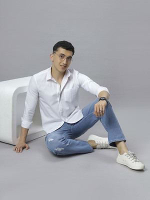 Zabolo Men Solid Formal White Shirt