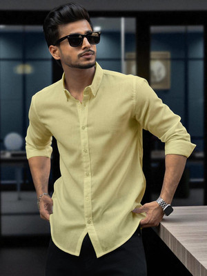 Yanthi Trend Men Solid Casual Yellow Shirt