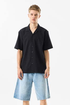 Snitch Men Solid Casual Black Shirt
