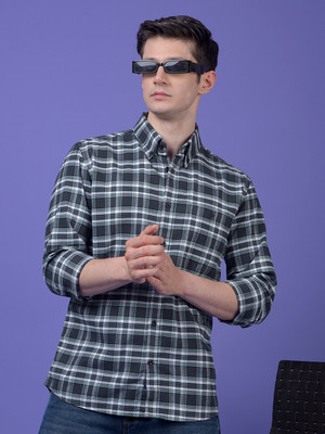 CRIMSOUNE CLUB Men Checkered Casual Green Shirt
