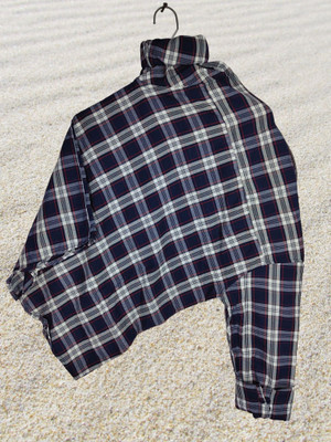 Arthz Fashion Trend Men Checkered Casual Dark Blue, White, Maroon Shirt