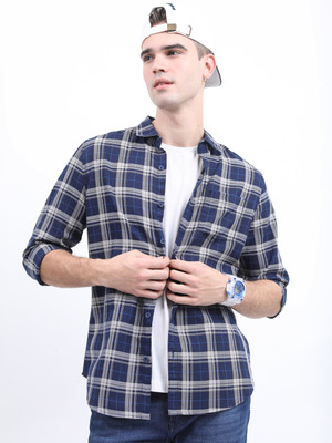 HIGHLANDER Men Checkered Casual Dark Blue Shirt