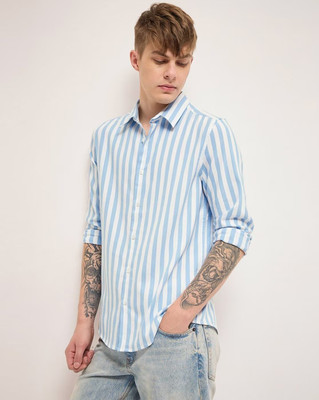 U TURN Men Striped Casual Blue Shirt