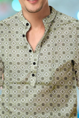 Stellalifestyle Men Solid Casual Light Green Shirt