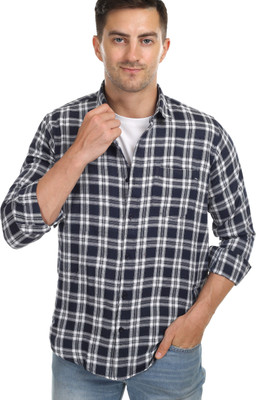 Shreyash Textiles Fab Men Solid Casual Green Shirt