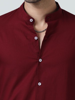 RESERIO Men Solid Formal Maroon Shirt