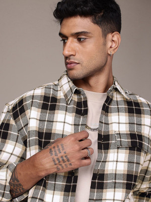 Roadster Men Checkered Casual White, Black Shirt