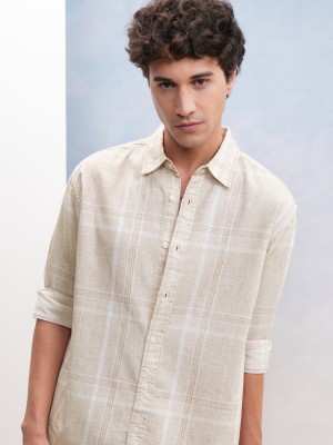 HIGHLANDER Men Checkered Casual Beige Shirt