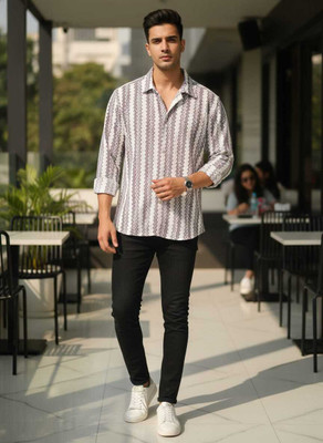 aahil fashion Men Self Design Formal Maroon Shirt