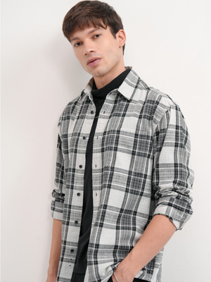 HIGHLANDER Men Checkered Casual Grey Shirt