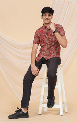 KEERRAZ Men Printed Casual Maroon Shirt