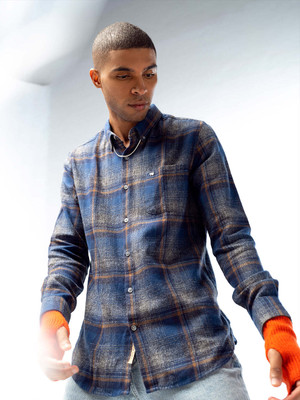 THE BEAR HOUSE Men Checkered Casual Blue Shirt