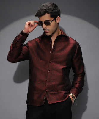 CAMPUS SUTRA Men Solid Casual Red Shirt
