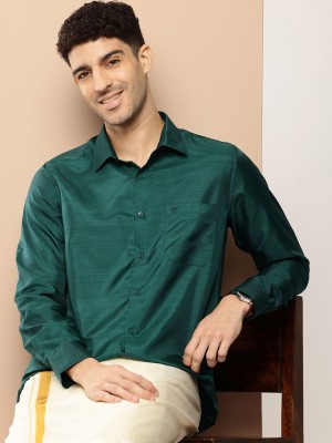 INVICTUS Men Solid Casual Green Shirt