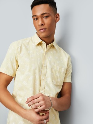 MAX Men Printed Casual Yellow Shirt