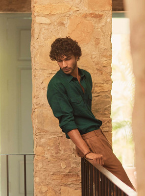 Andamen Men Solid Casual Green Shirt