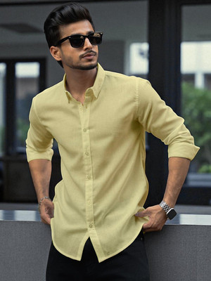 Yanthi Trend Men Solid Casual Yellow Shirt