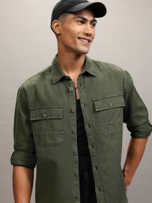 LOCOMOTIVE Men Solid Casual Green Shirt