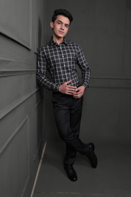 LOUIS STITCH Men Checkered Casual Green Shirt