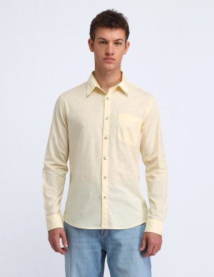 FLYING MACHINE Men Solid Casual Yellow Shirt