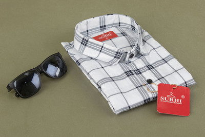 Surhi Men Checkered Casual White Shirt
