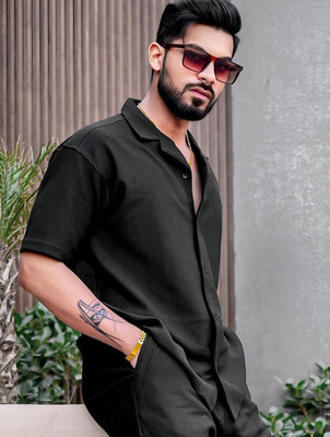 MOXTE Men Solid Casual Black Shirt