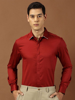 INVICTUS Men Solid Formal Maroon Shirt