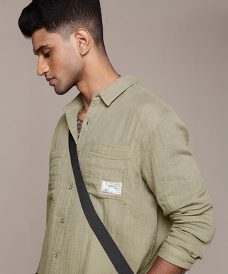 Roadster Men Solid Casual Grey Shirt