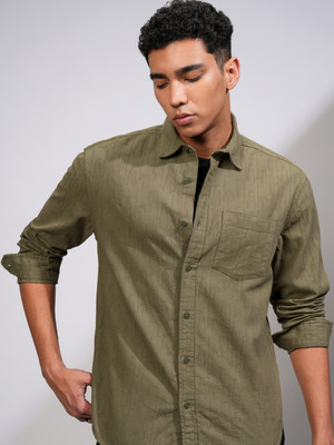 HIGHLANDER Men Solid Casual Green Shirt
