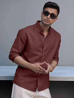 Yanthhi Men Solid Casual Maroon Shirt