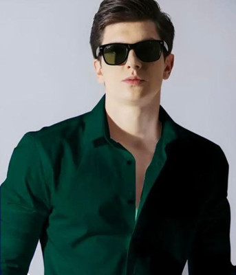 Kalawatia fashion Men Solid Casual Dark Green Shirt
