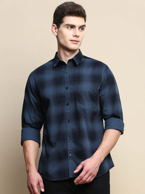 INVICTUS Men Checkered Casual Dark Blue Shirt