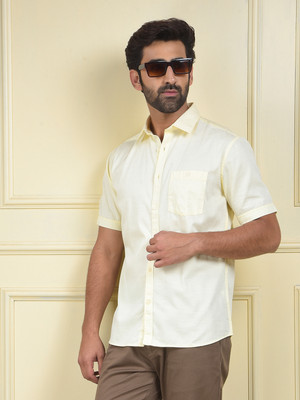 CRIMSOUNE CLUB Men Solid Casual Yellow Shirt