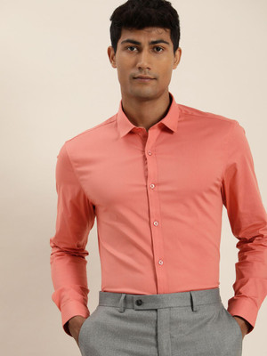 INVICTUS Men Solid Formal Pink Shirt